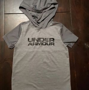Boys under armour tshirt